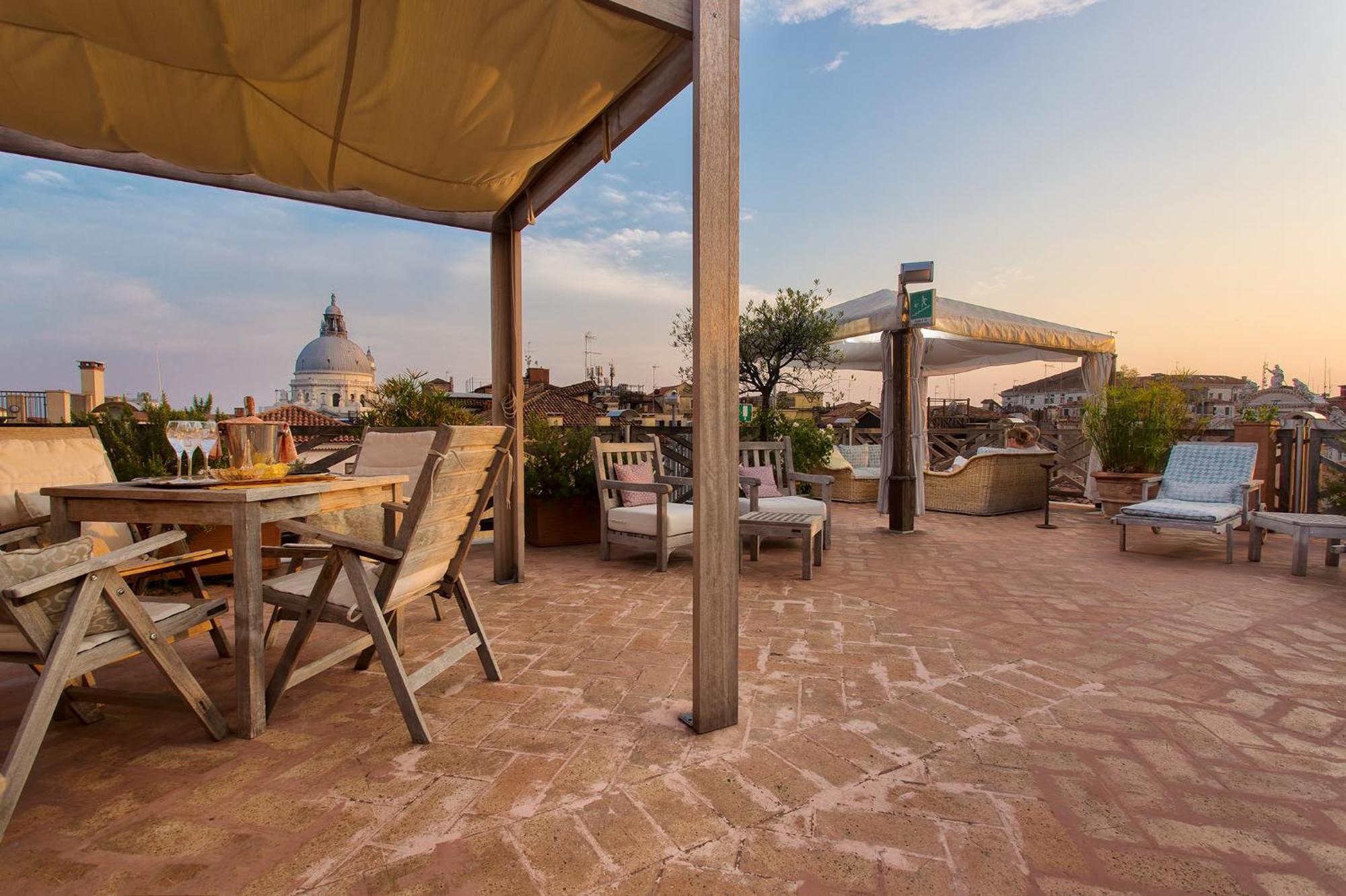 Saturnia & International Venedig