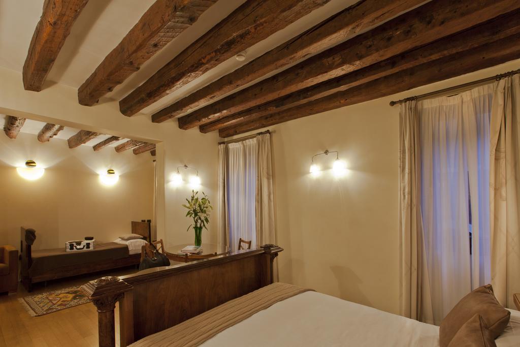 Saturnia & International Venedig